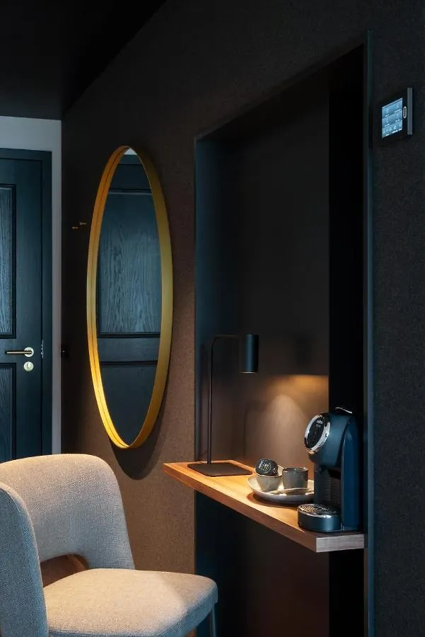 Legend Hotel Κολωνία 4*,